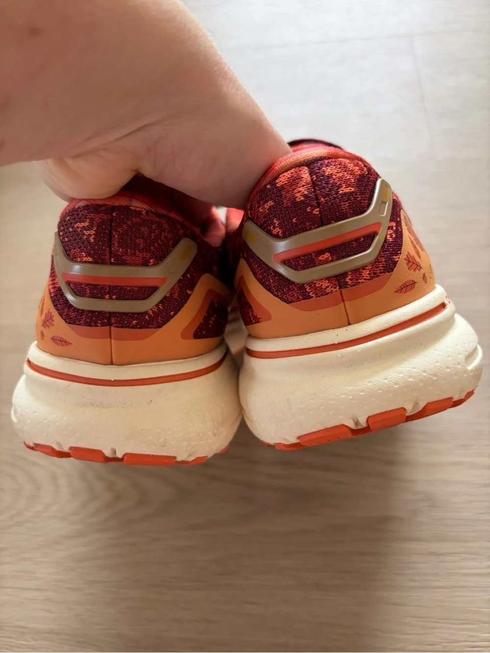 Brooks Ghost 15 Run Happy Turkey Trot Sneakers Womens Size 6.5